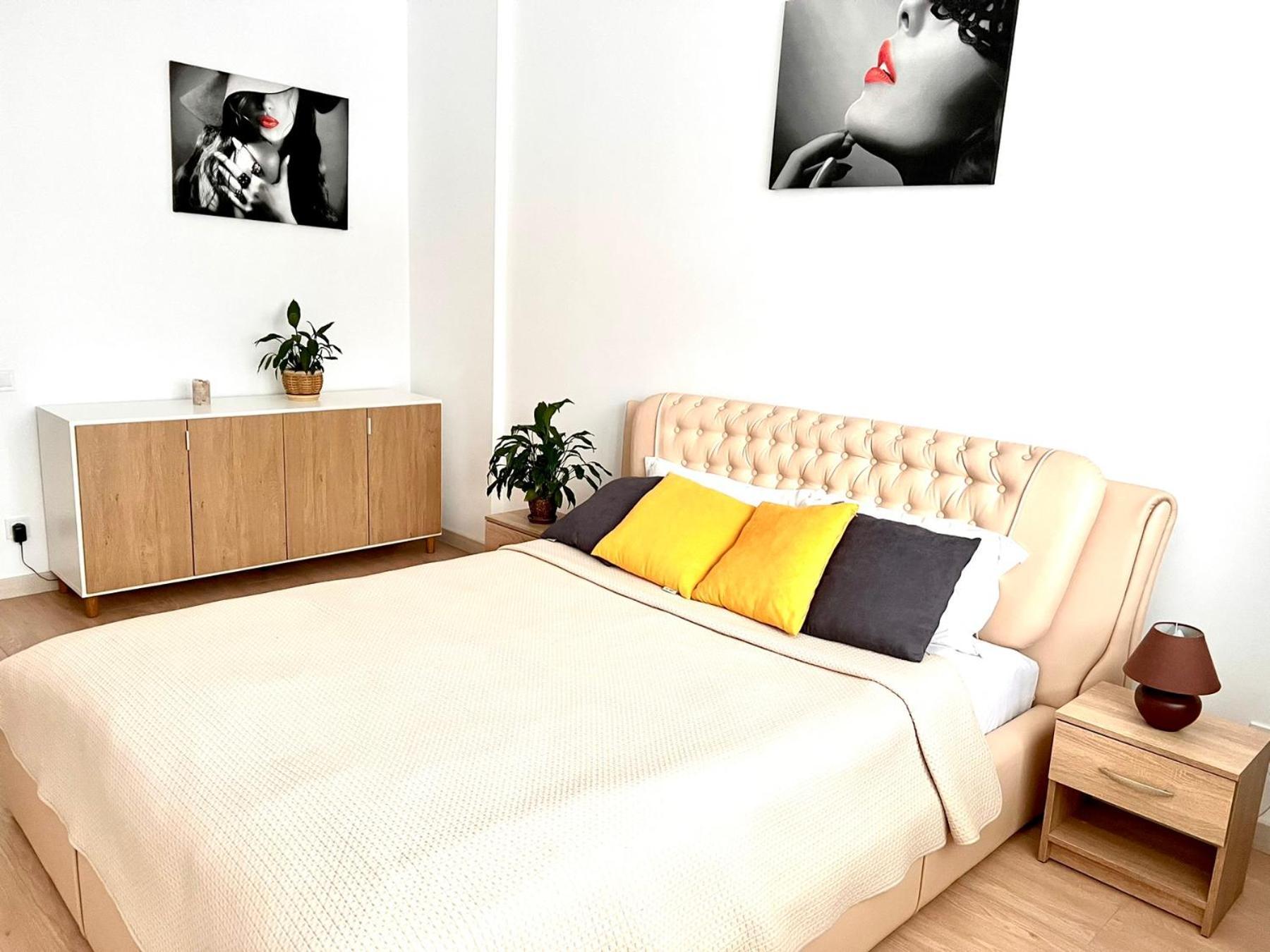 Osapart Comfortable Apartment In A Complex Great Britain Leópolis Exterior foto